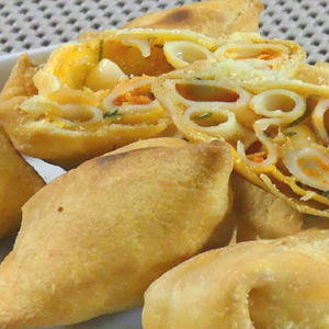 macroni-samosa
